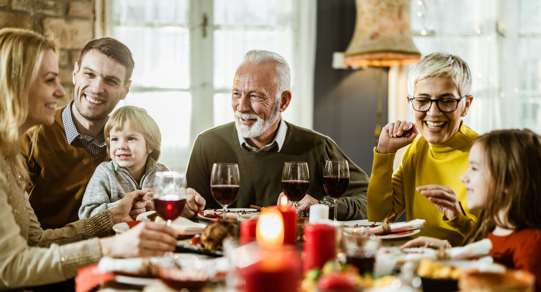 Cherishing Connections: Staying in Touch with Loved Ones During the Holiday Season